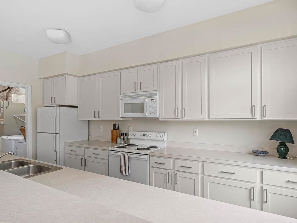 2nd image of 38219 West Dr