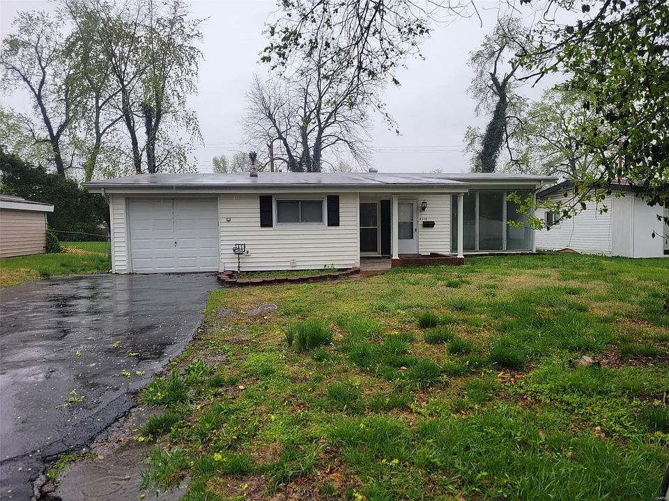 1st image of 8318 Woodhurst Dr