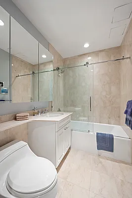 Bathroom, photo 1