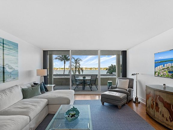 2nd image of 130 Lakeshore Drive #222