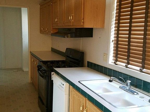 5th image of 33511 Sierra Dr