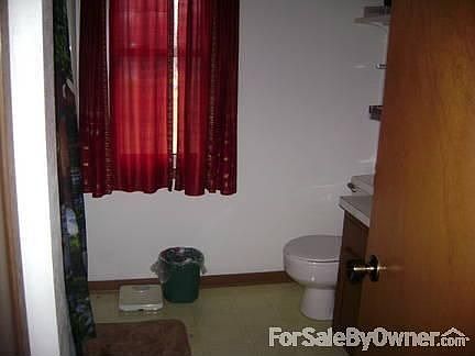 4th image of 124 Forest Cir