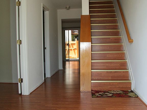 02 Entrance Foyer, 4th Bdrm