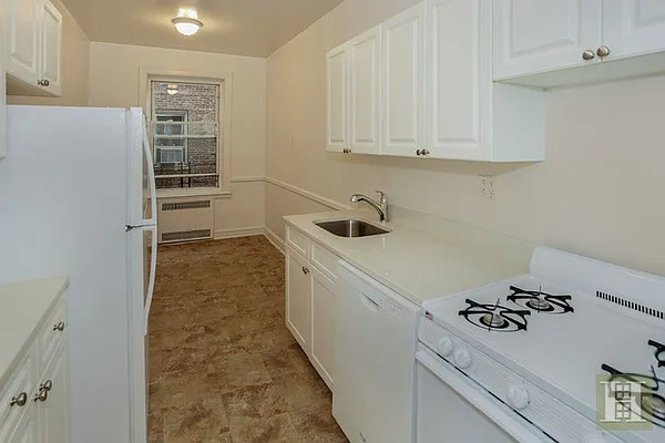 Rented by Halstead Real Estate | media 43