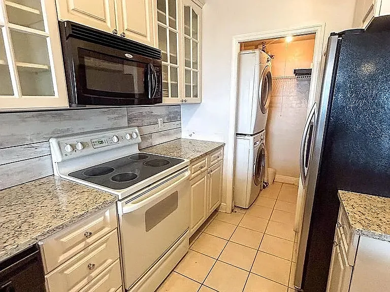 201 SE 2nd Ave #419 — Photo 9