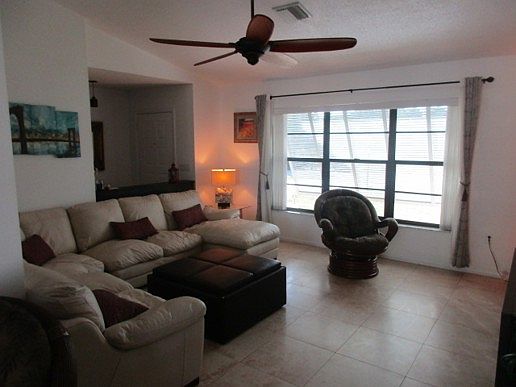 5th image of 7474 Clearwater St
