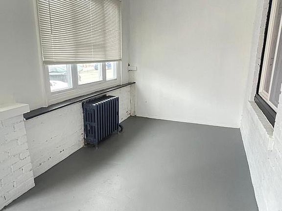 3rd image of 6114 Master St