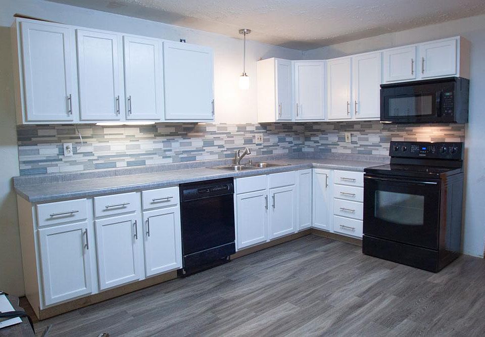 New cabinets and counters