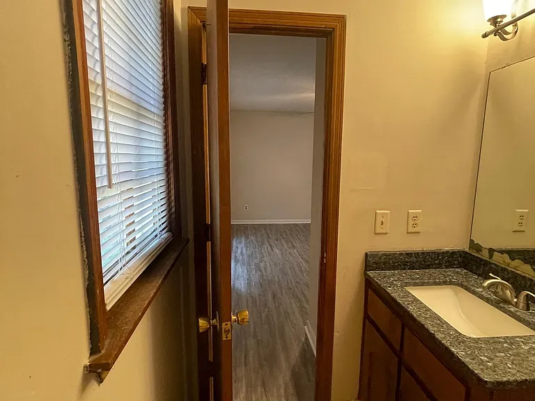 817 Robin Hood Trl — Photo 45