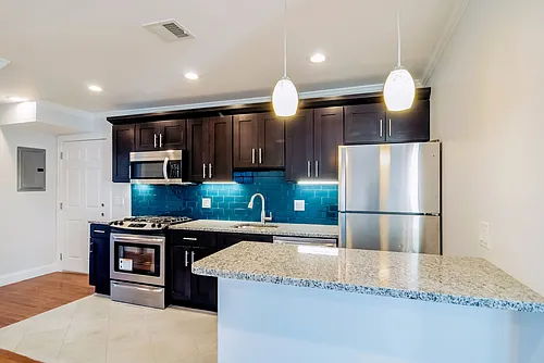 108 Maverick St #4A Photo 1