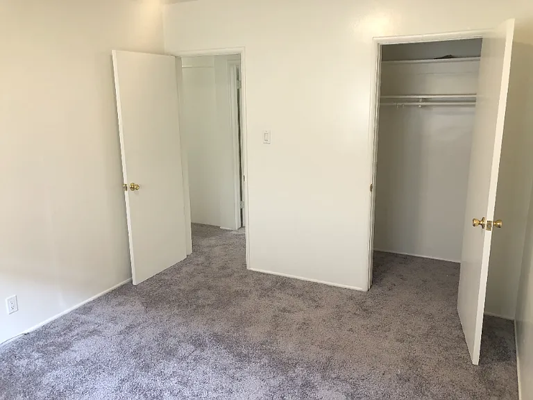 2516 Vanderbilt Ln #2 — Photo 7