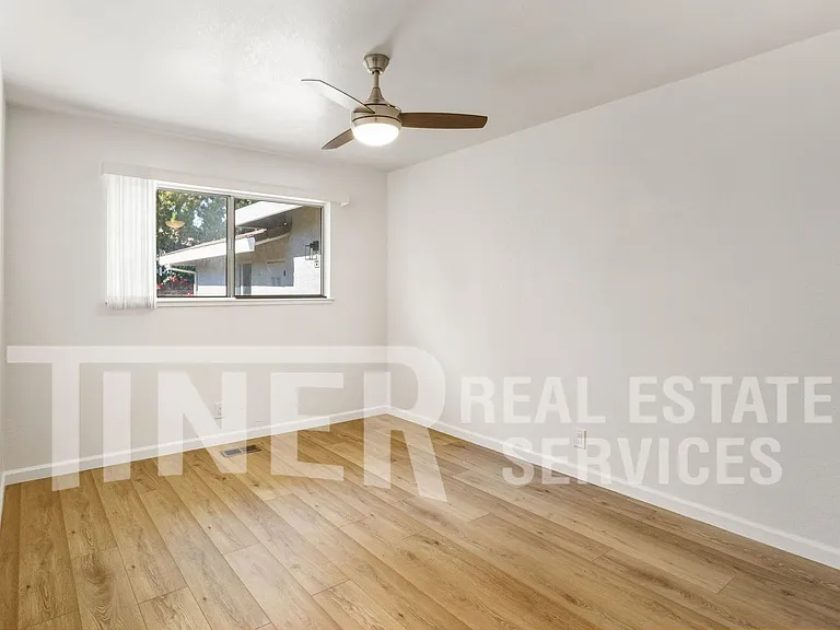 7400 Mooncrest Way — Photo 18