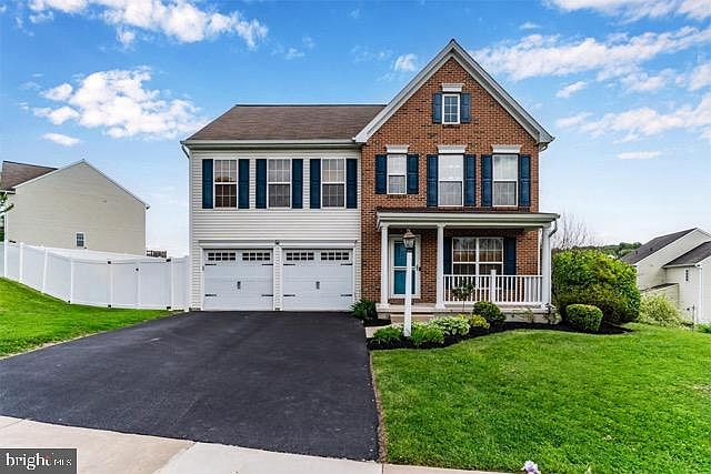 1st image of 951 Kavanagh Cir