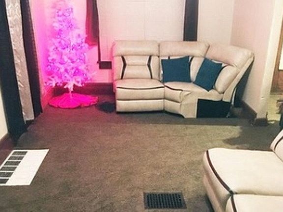 4th image of 225 Midland Ave