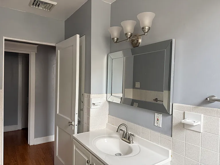 708 N Sheridan Ave #A — Photo 3