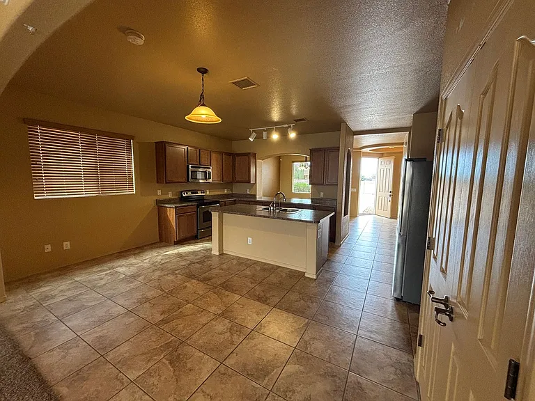 5558 Wilder Dr — Photo 6