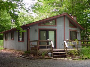 29 Old Post Rd, Tobyhanna, PA 18466