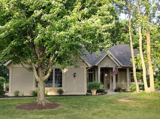 1869 Trillium Cir NW, Grand Rapids, MI 49504