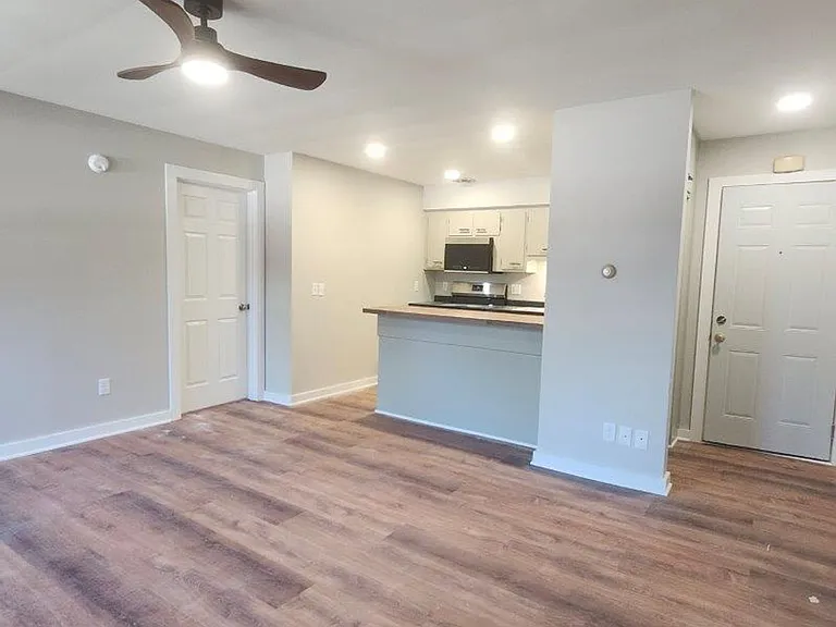 3909 Monona Dr — Photo 6