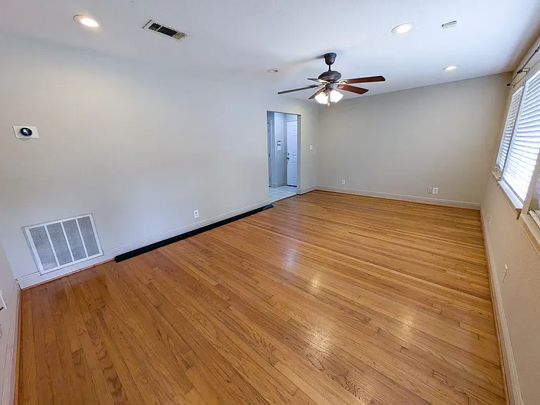 5031 Simpson Ave — Photo 4