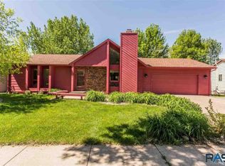 4705 S Glenview Rd, Sioux Falls, SD 57103
