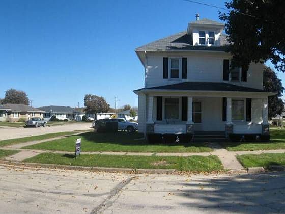 1st image of 103 6th St SE
