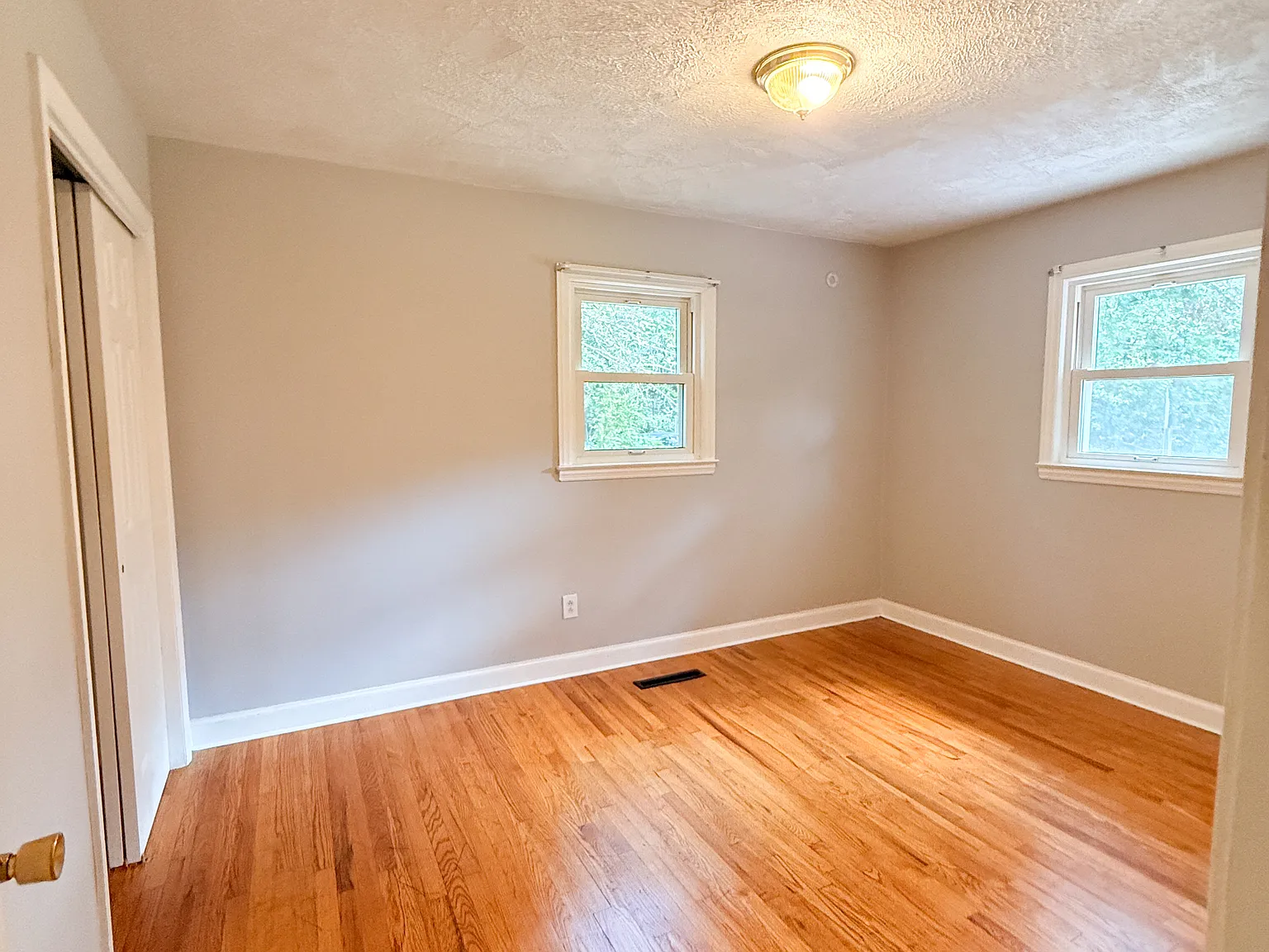 4 bed, 1392 sqft, $1,600 — Photo 2