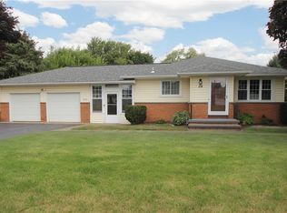 114 Drake Dr, Rochester, NY 14617