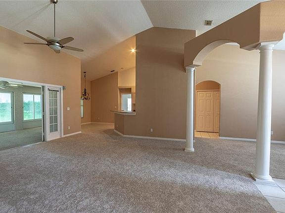 4th image of 2702 Sunbury St