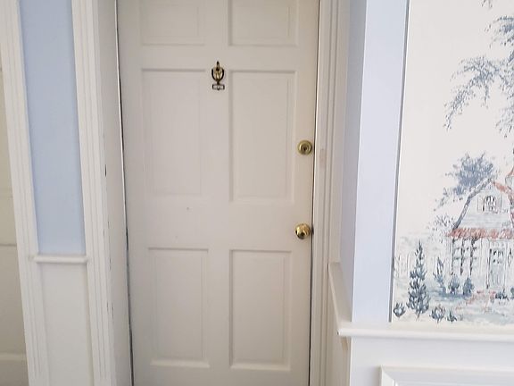 2nd image of 7560 Hollycroft Ln APT 3C