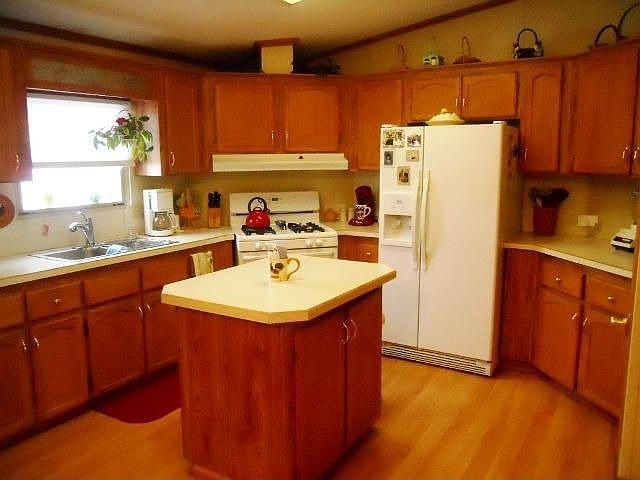 1st image of 10 Cherry Ln