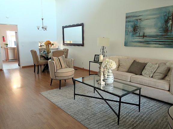 4th image of 10126 English Oak Way