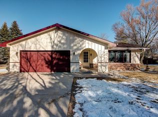 W164N9976 Robins Way, Germantown, WI 53022