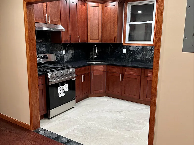 9015 Bayview Pl — Photo 7