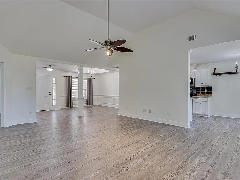 610 Butler Springs Cir — Photo 11