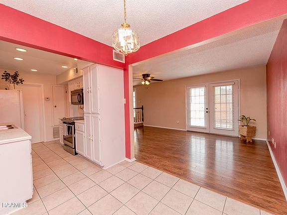 5th image of 200 Lodge Dr APT 610