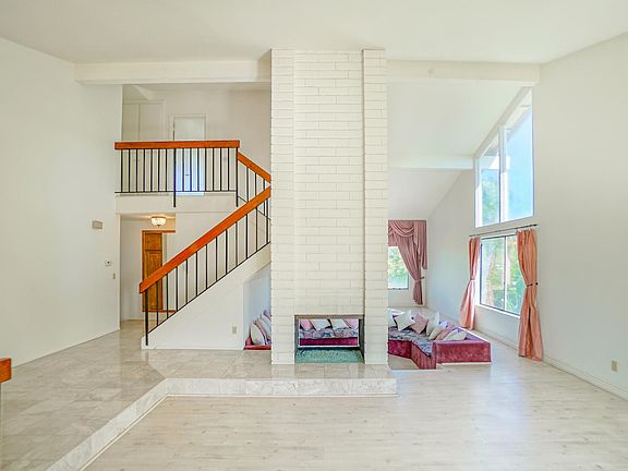 2nd image of 14018 Avenida Espana