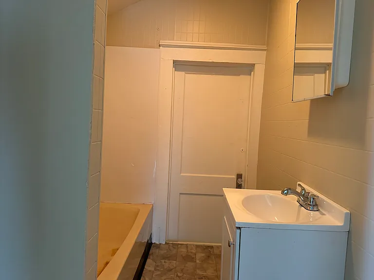 1802 Ferry Ave — Photo 9