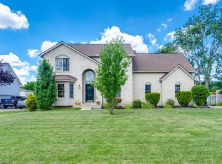 3830 Abbe Rd, Sheffield Village, OH 44054