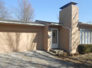 2703 S Stewart Ave, Springfield, MO 65804