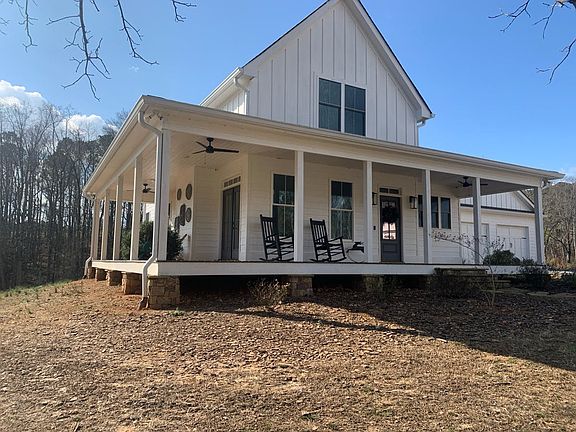 3rd image of 1164 Parker Rd