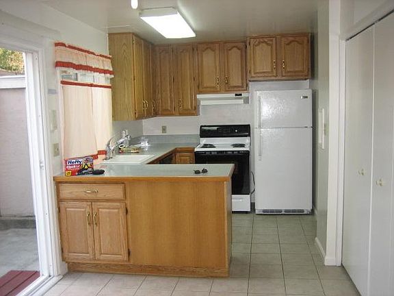 3rd image of 4701 Saginaw Cir