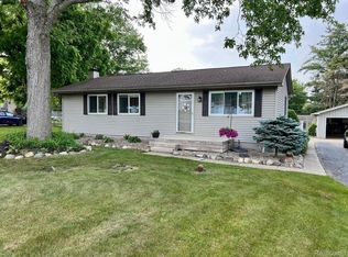 2475 Sweet Clover Ln, Lapeer, MI 48446