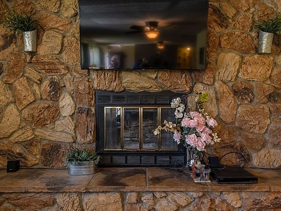 5th image of 1604 Coronado Ave