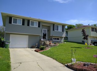 609 Forest Dr, Norfolk, NE 68701
