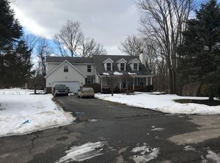 8101 Sandmar Ln, Davisburg, MI 48350