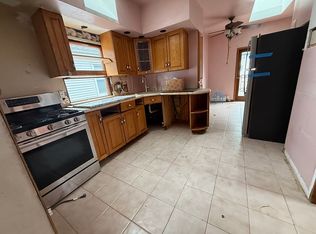 52 Orange Ave, Staten Island, NY 10302
