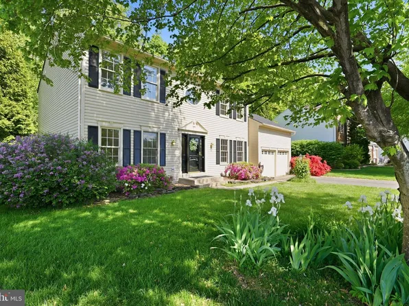 5106 Leatherback Rd, Woodbridge, VA 22193