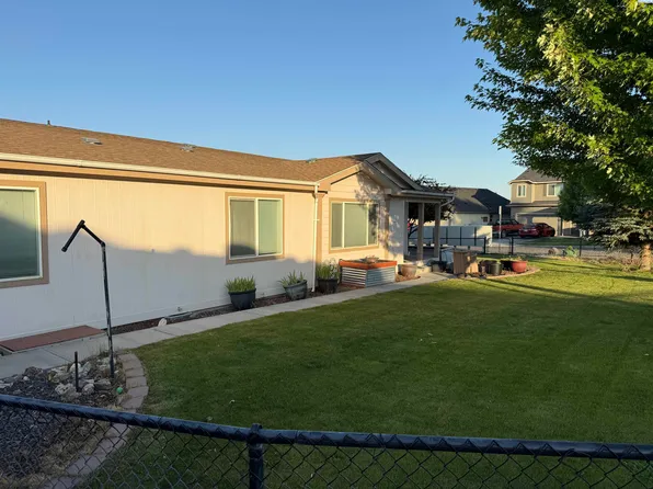 9404 W 5th Pl, Kennewick, WA 99336