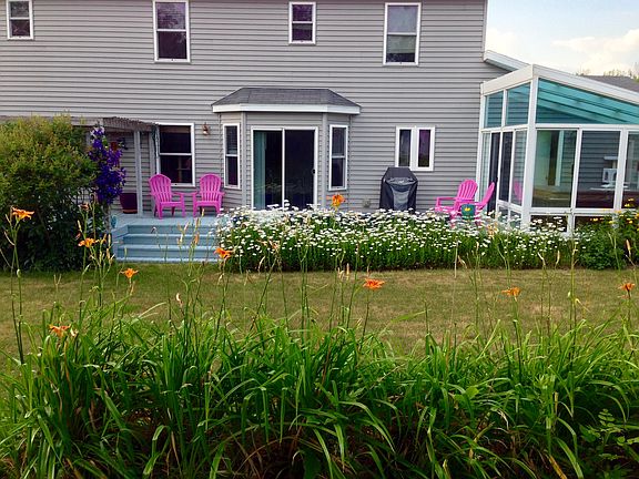 3rd image of 47 Bedfordshire Dr